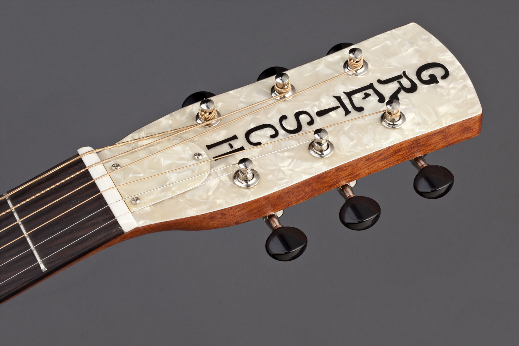 G9200 Boxcar Round-Neck, Mahogany Body Resonator Guitar, Natural追加画像 G9200 Boxcar Round-Neck, Mahogany Body Resonator Guitar, Natural追加画像