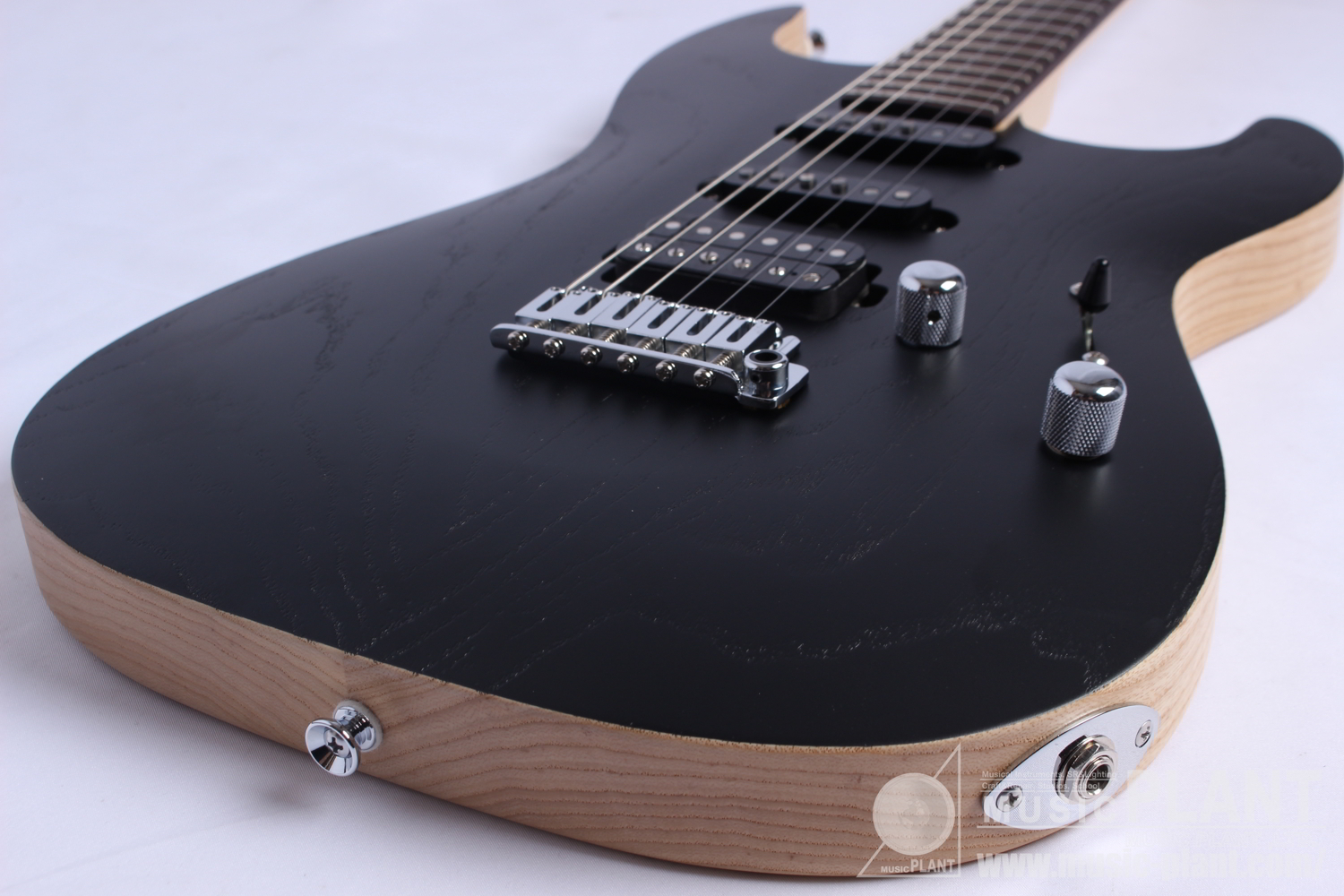S-622 Rosewood Fingerboard, Ash Body, SSH, Black Open Pore追加画像 S-622 Rosewood Fingerboard, Ash Body, SSH, Black Open Pore追加画像