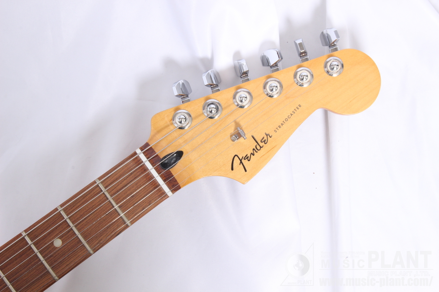 Player Plus Stratocaster, Pau Ferro Fingerboard, Aged Candy Apple Redヘッド画像