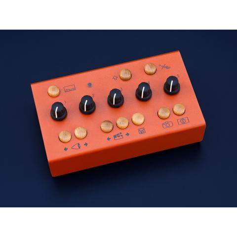 Critter & Guitari-ビデオシンセサイザー
EYESY