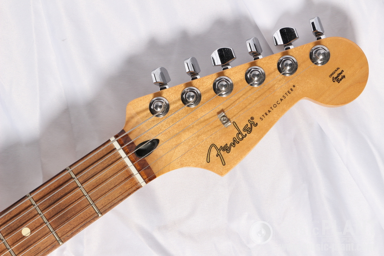 Player Stratocaster Black (Pau Ferro Fingerboard)ヘッド画像