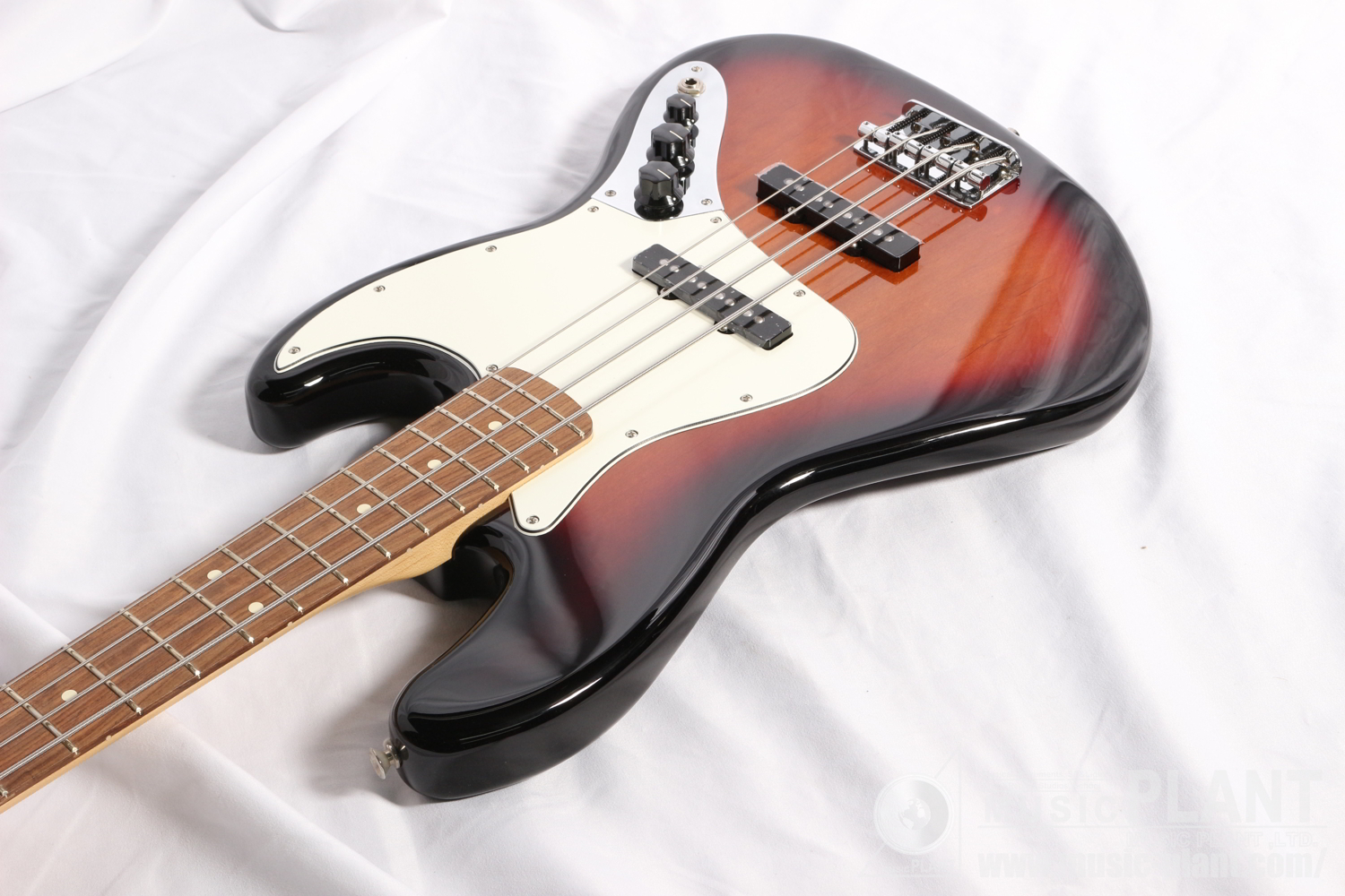 Player Jazz Bass 3-Color Sunburst (Pau Ferro Fingerboard)追加画像