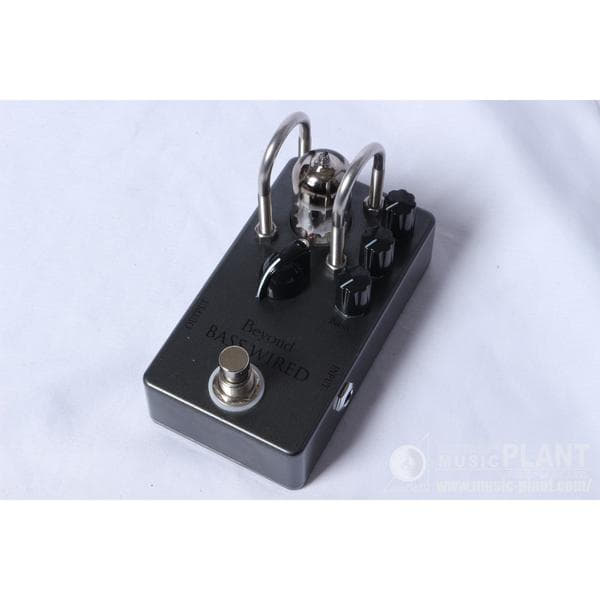 beyond tube pedals-ベース用プリアンプBeyond Bass Wired