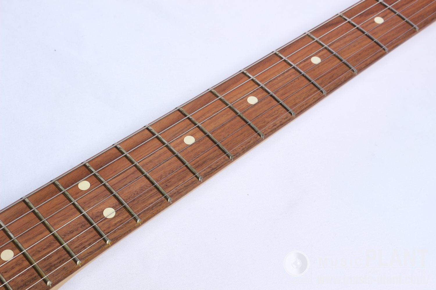 Limited Edition Player Stratocaster, Pau Ferro Fingerboard, 3-Tone Sunburst with Gold Hardware追加画像