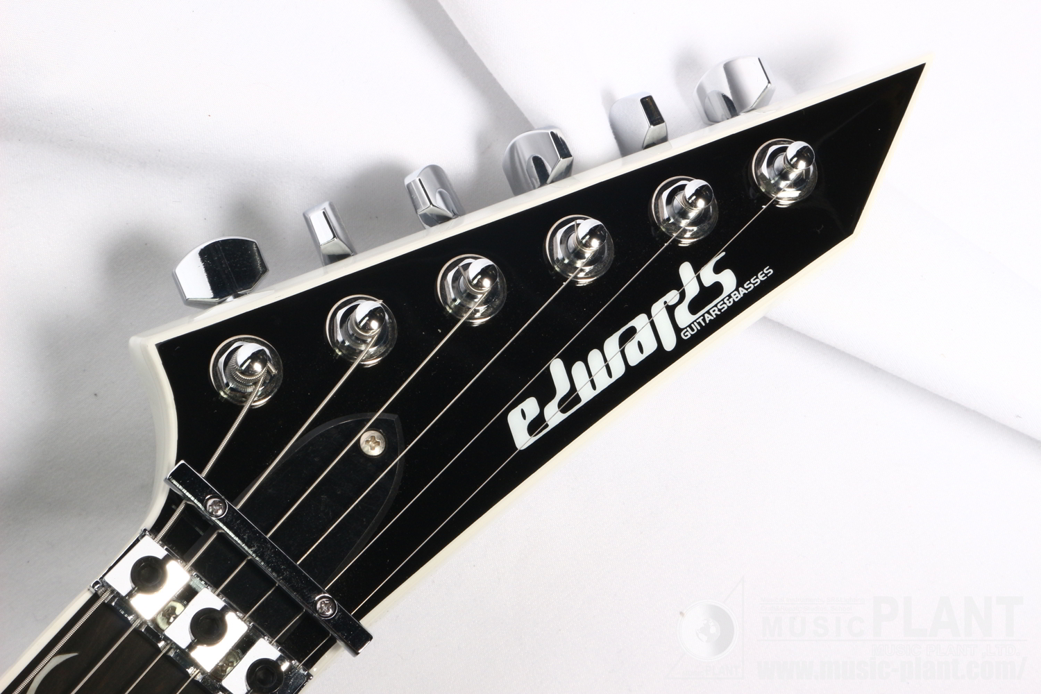 E-ALEXI SCYTHE WH/BKヘッド画像 E-ALEXI SCYTHE WH/BKヘッド画像