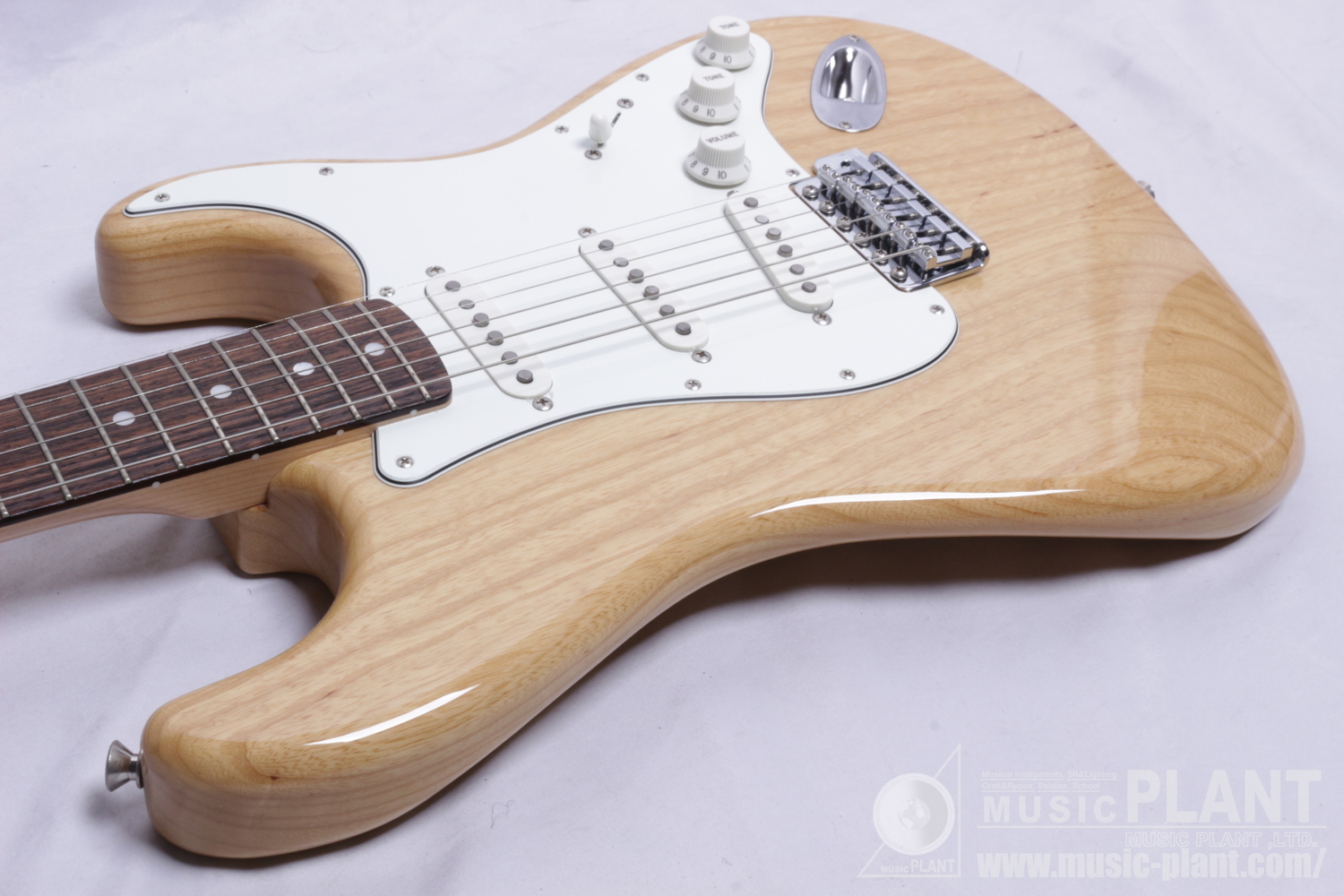 Fender Made in Japan Heritageシリーズ ストラトキャスターMade in