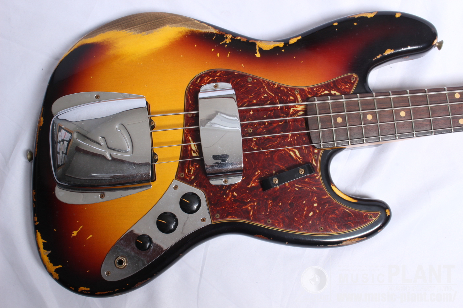 1961 Jazz Bass Heavy Relic, Rosewood Fingerboard, 3-Color Sunburst追加画像