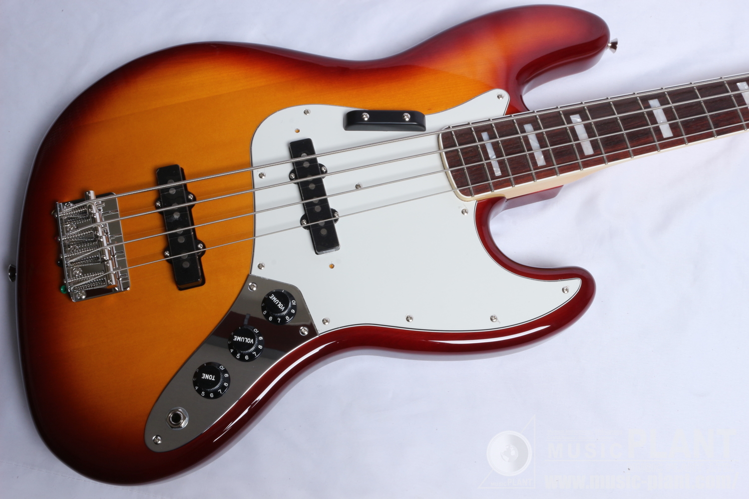 Made in Japan Limited International Color Jazz Bass®, Rosewood Fingerboard, Sienna Sunburst追加画像 Made in Japan Limited International Color Jazz Bass®, Rosewood Fingerboard, Sienna Sunburst追加画像