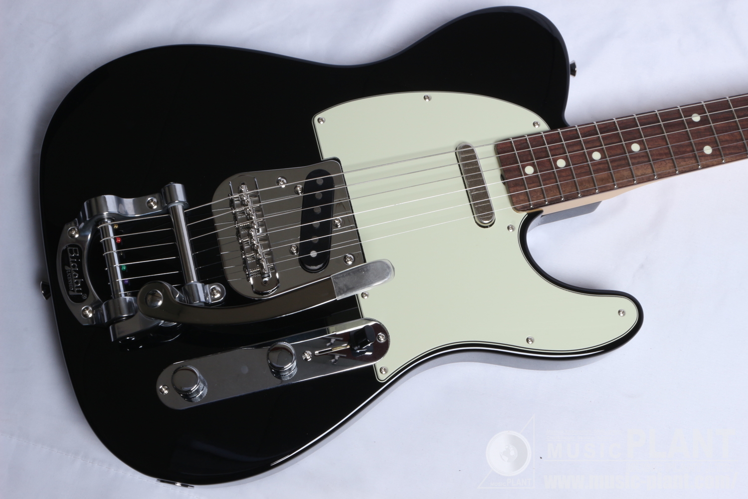 Made in Japan Limited Traditional 60s Telecaster® Bigsby, Rosewood Fingerboard, Black追加画像 Made in Japan Limited Traditional 60s Telecaster® Bigsby, Rosewood Fingerboard, Black追加画像